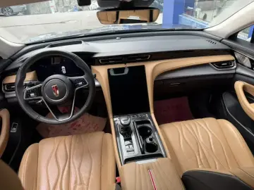 2023 Hongqi H5 с пробегом 42 000 км