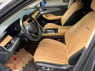 2023 Hongqi H5 с пробегом 42 000 км