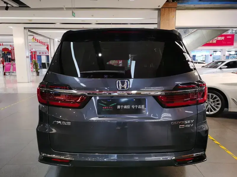 2022 Honda Odyssey с пробегом 18 000 км
