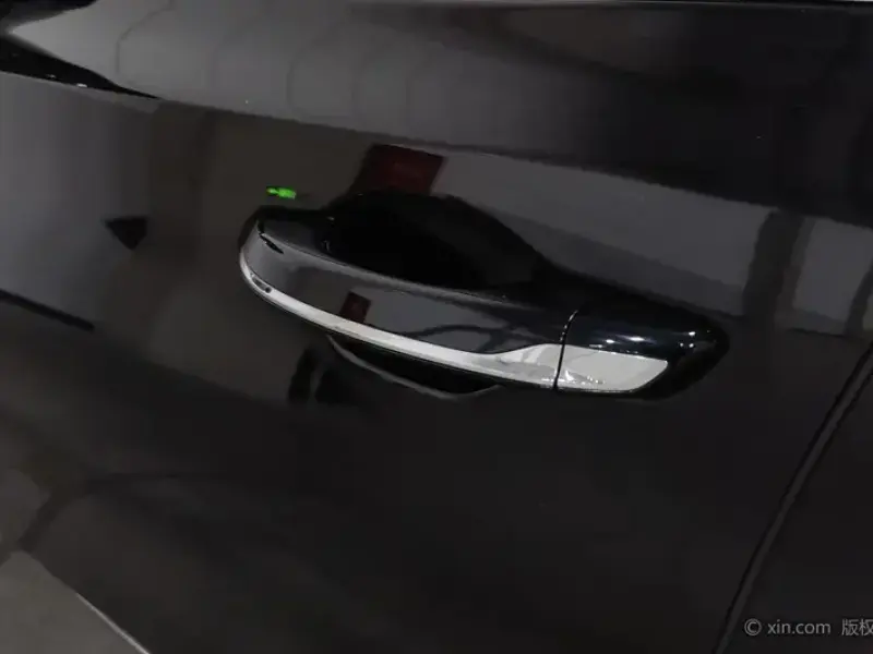 2024 Hongqi H5 с пробегом 21 800 км