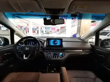 2022 Honda Odyssey с пробегом 18 000 км