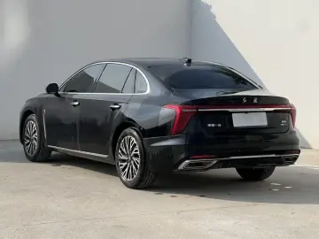 2024 Hongqi H5 с пробегом 15 000 км