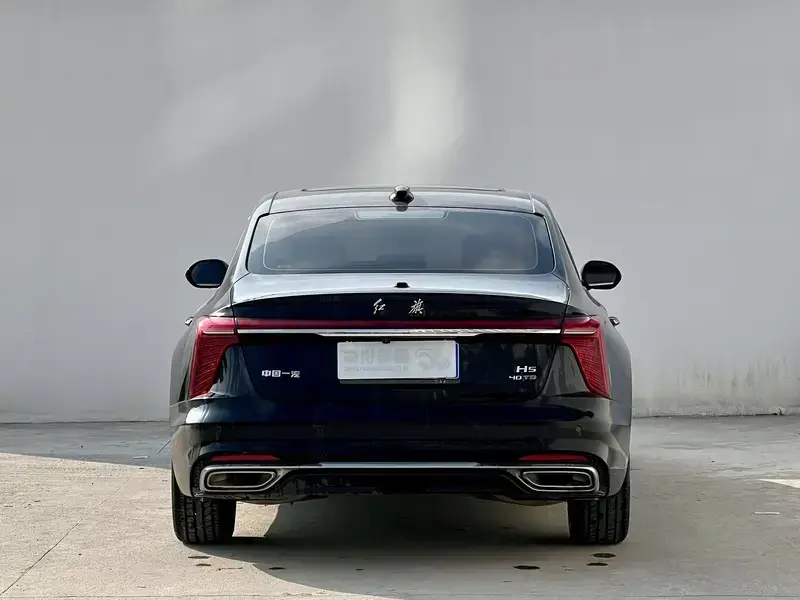 2024 Hongqi H5 с пробегом 15 000 км