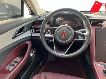 2024 Hongqi H5 с пробегом 15 000 км