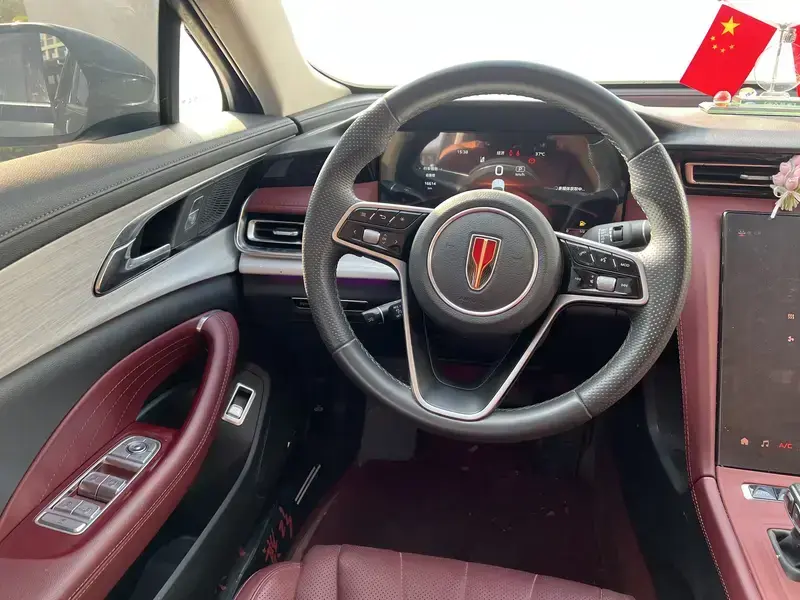 2024 Hongqi H5 с пробегом 15 000 км