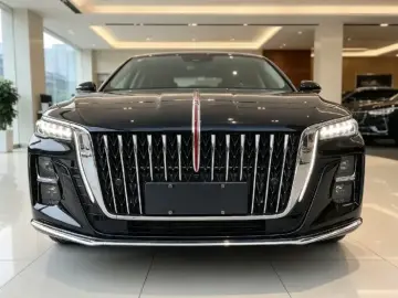 2023 Hongqi H5 с пробегом 18 000 км