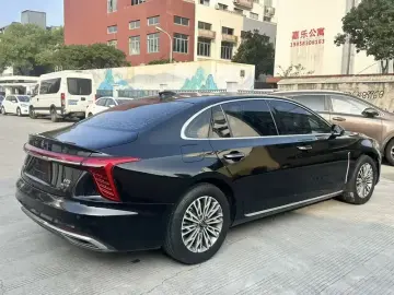 2024 Hongqi H5 с пробегом 20 300 км