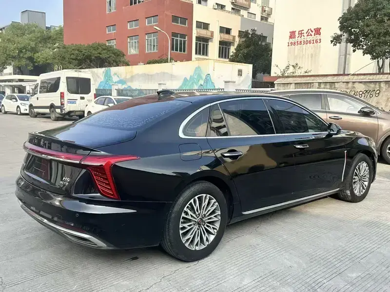 2024 Hongqi H5 с пробегом 20 300 км