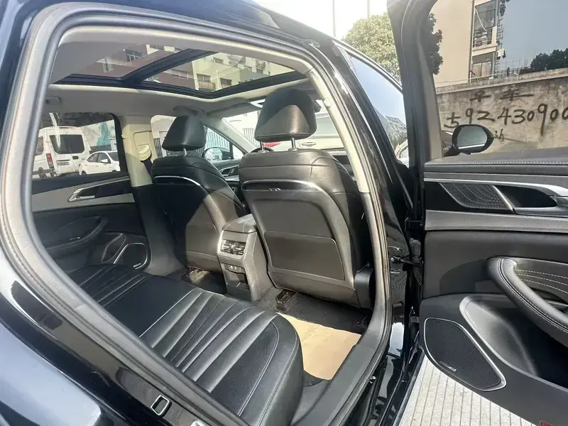 2024 Hongqi H5 с пробегом 20 300 км
