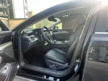 2024 Hongqi H5 с пробегом 20 300 км