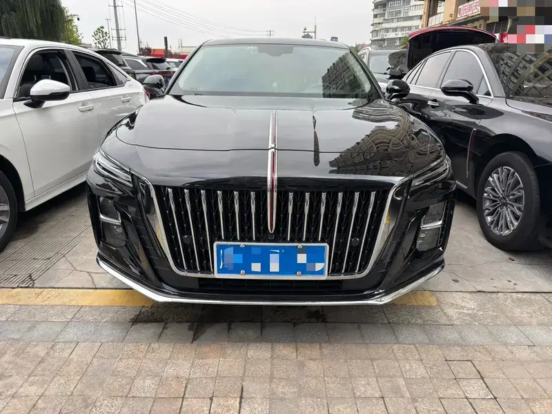 2023 Hongqi H5 с пробегом 30 000 км
