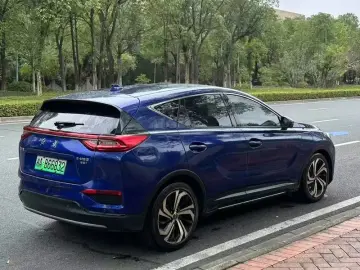 2019 Hongqi E-HS3 с пробегом 160 000 км