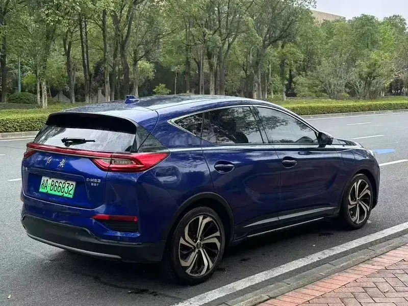 2019 Hongqi E-HS3 с пробегом 160 000 км