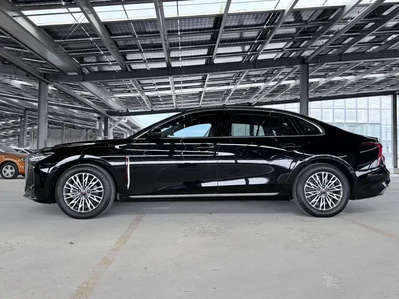 2024 Hongqi H5 с пробегом 30 000 км