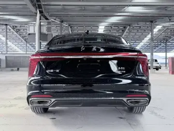 2024 Hongqi H5 с пробегом 30 000 км