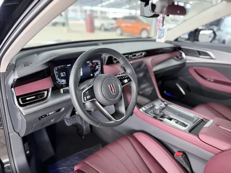 2024 Hongqi H5 с пробегом 30 000 км