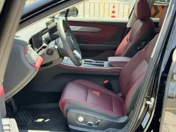 2026 Hongqi H5 с пробегом 16 700 км