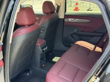 2026 Hongqi H5 с пробегом 16 700 км