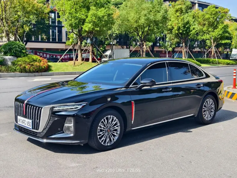 2024 Hongqi H5 с пробегом 35 000 км