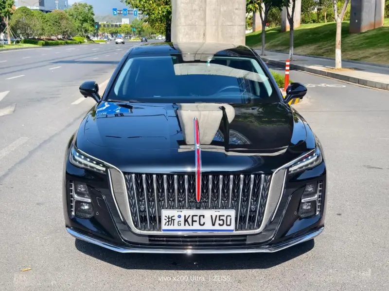 2024 Hongqi H5 с пробегом 35 000 км
