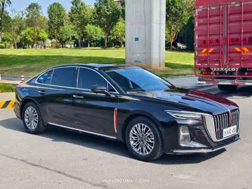 2024 Hongqi H5 с пробегом 35 000 км