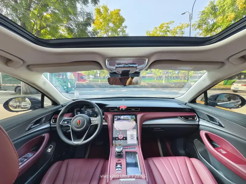 2024 Hongqi H5 с пробегом 35 000 км