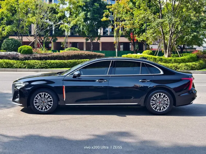 2024 Hongqi H5 с пробегом 35 000 км