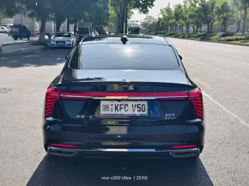 2024 Hongqi H5 с пробегом 35 000 км