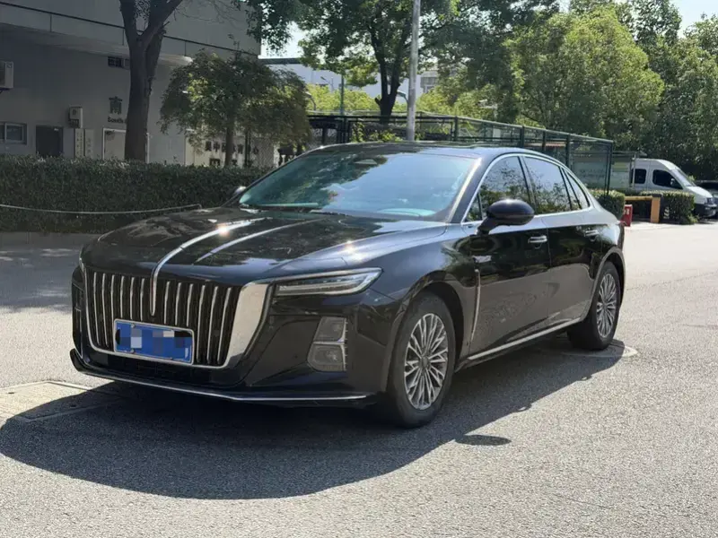 2023 Hongqi H5 с пробегом 73 000 км