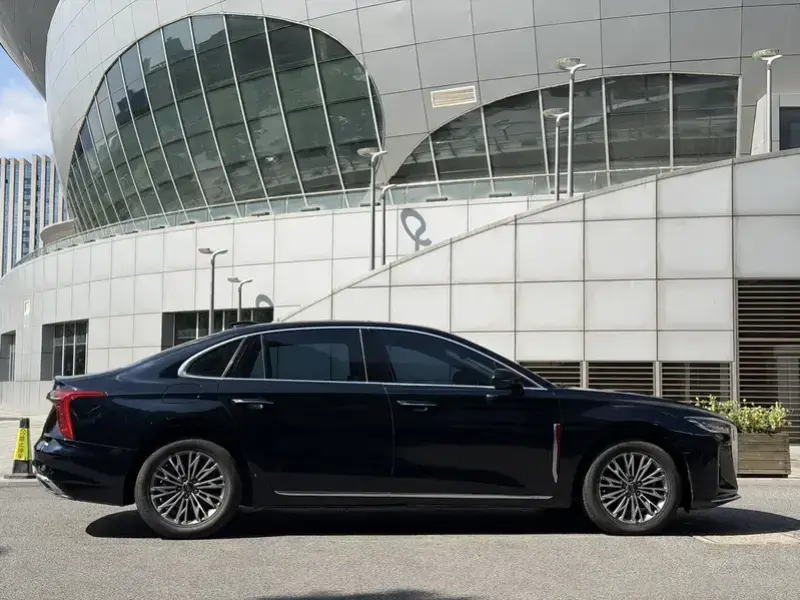 2023 Hongqi H5 с пробегом 73 000 км