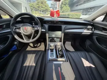 2023 Hongqi H5 с пробегом 73 000 км