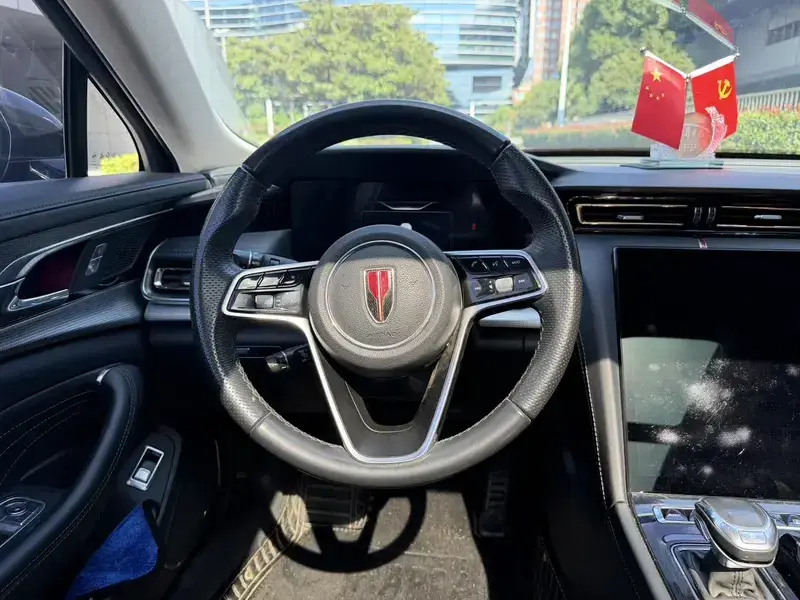 2023 Hongqi H5 с пробегом 73 000 км