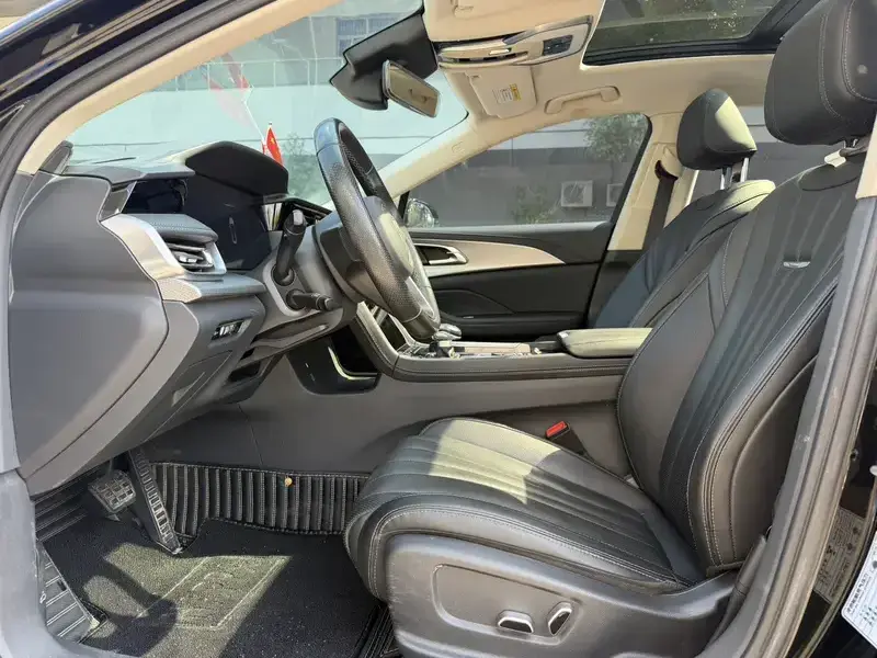 2023 Hongqi H5 с пробегом 73 000 км