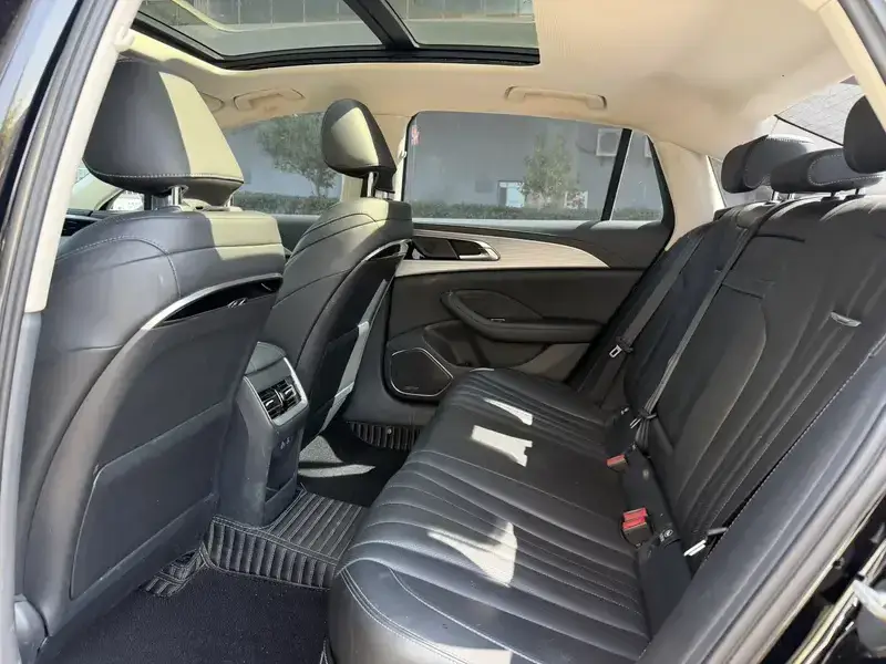 2023 Hongqi H5 с пробегом 73 000 км