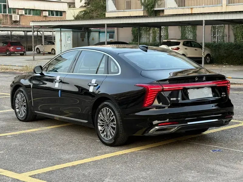 2024 Hongqi H5 с пробегом 99 000 км