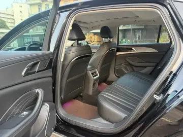 2024 Hongqi H5 с пробегом 99 000 км