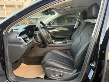 2024 Hongqi H5 с пробегом 99 000 км