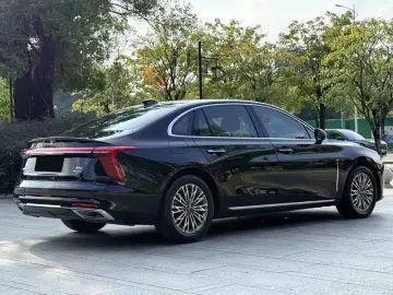 2023 Hongqi H5 с пробегом 36 000 км