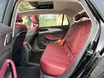 2023 Hongqi H5 с пробегом 36 000 км