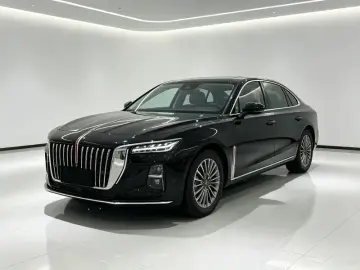 2023 Hongqi H5 с пробегом 28 000 км