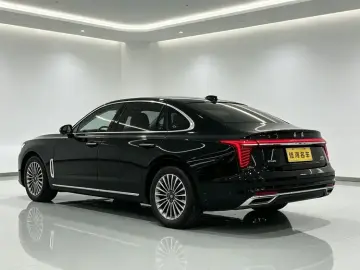 2023 Hongqi H5 с пробегом 28 000 км