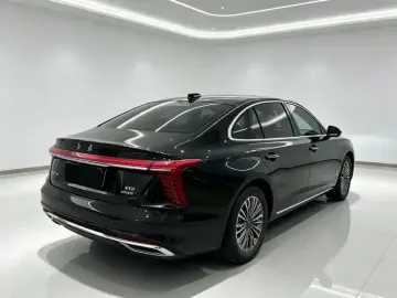 2023 Hongqi H5 с пробегом 28 000 км