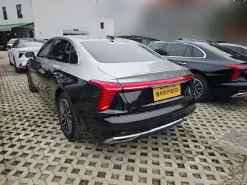 2024 Hongqi H5 с пробегом 37 600 км