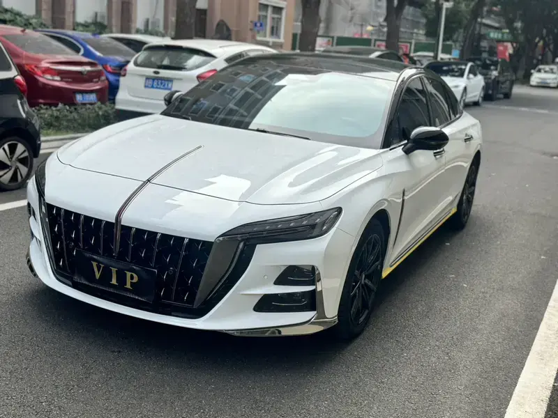 2024 Hongqi H6 с пробегом 15 000 км