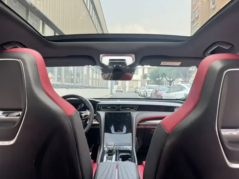 2024 Hongqi H6 с пробегом 15 000 км