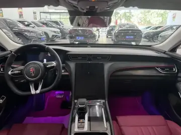 2024 Hongqi H6 с пробегом 2 000 км
