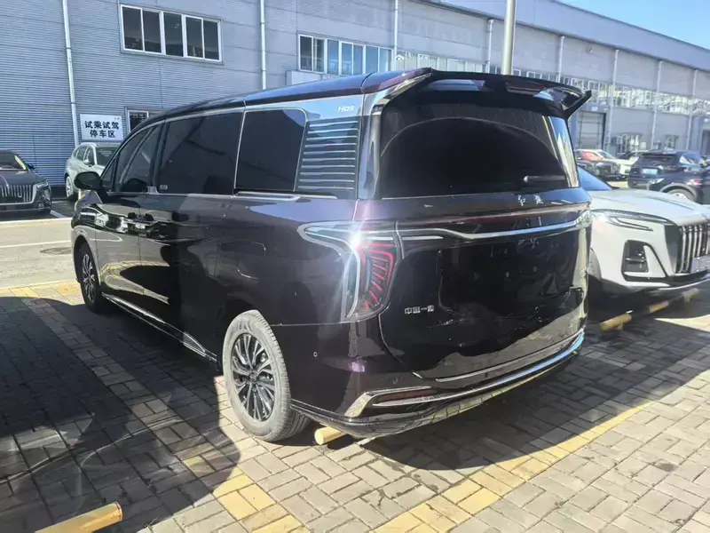 2024 Hongqi HQ9 с пробегом 38 000 км