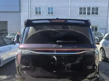 2024 Hongqi HQ9 с пробегом 38 000 км