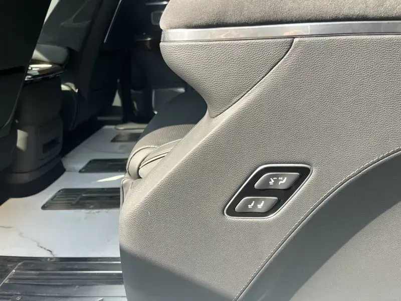 2024 Hongqi HQ9 с пробегом 38 000 км
