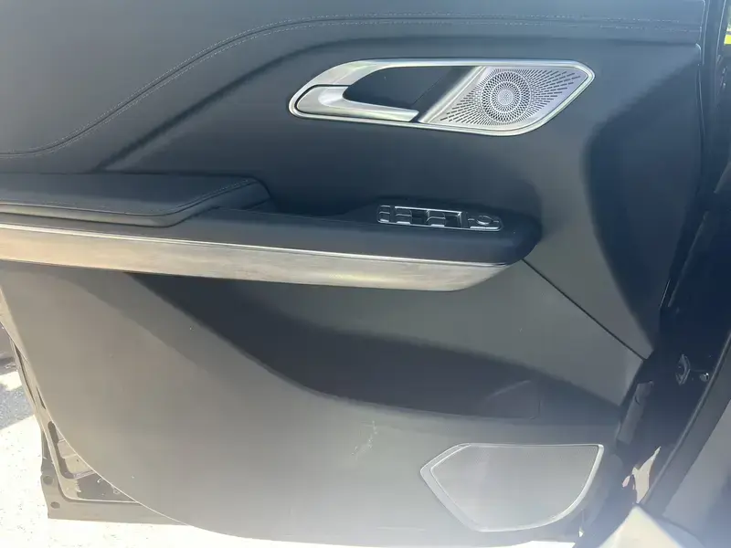 2024 Hongqi HQ9 с пробегом 38 000 км